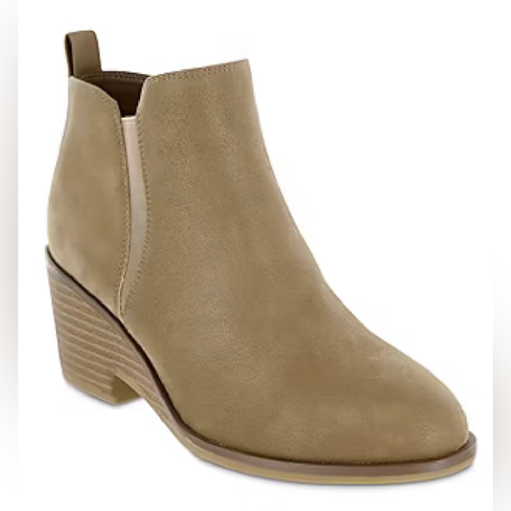Mia Amore Womens Tifany Stacked Heel Chelsea Boots